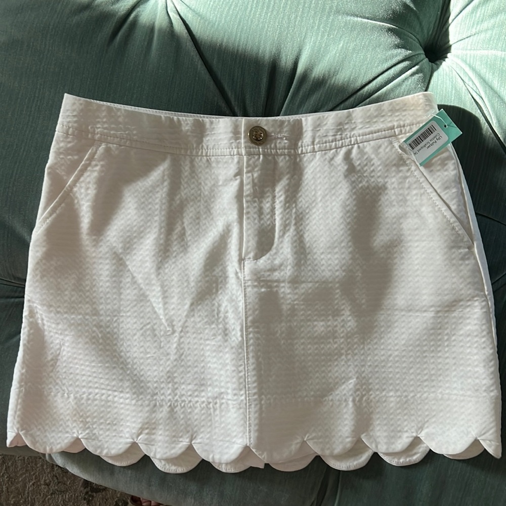 NWT ladies size 4 Lilly Pulitzer scalloped edge skort